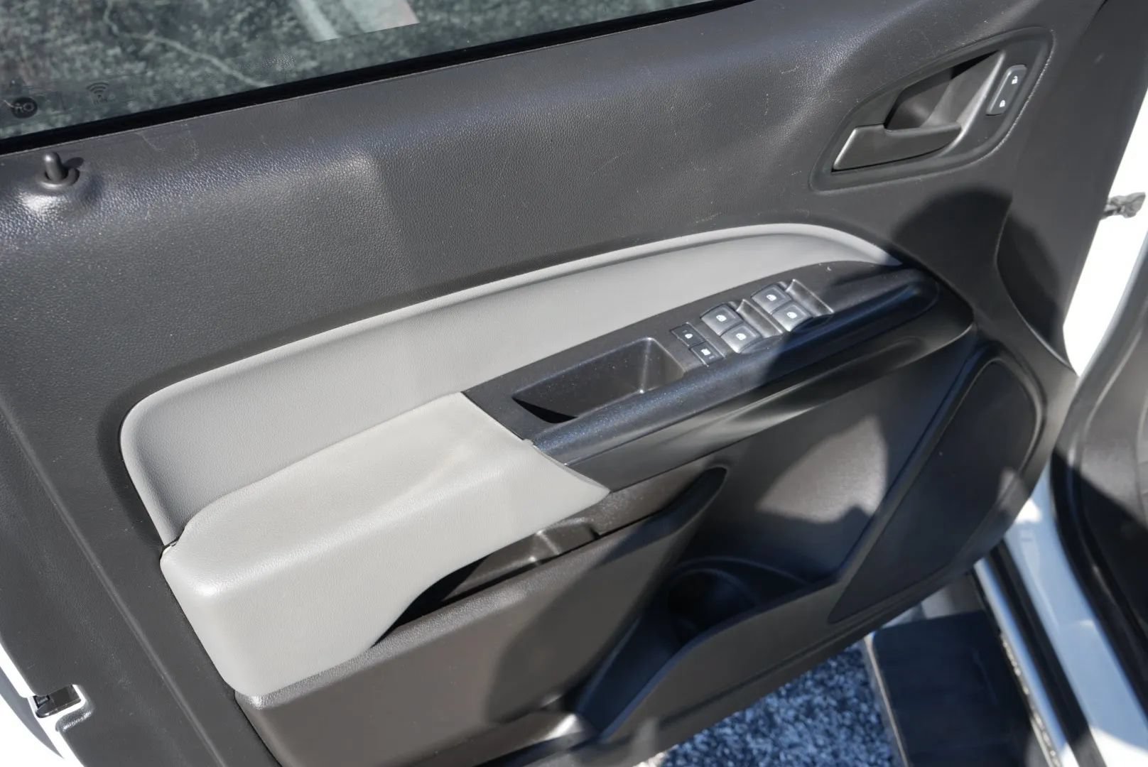 Used 2019 Chevrolet Colorado W/T RWD image 14