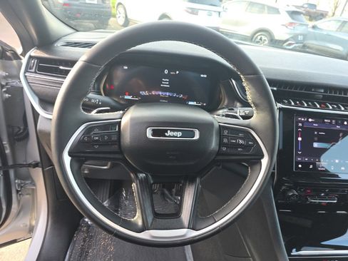 Used 2024 Jeep Grand Cherokee L Altitude image 16