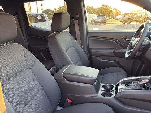 Used 2024 Chevrolet Colorado LT w/ LT Convenience Package II image 9