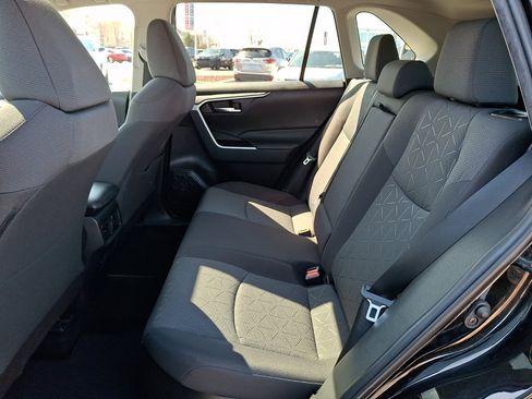 Used 2021 Toyota RAV4 XLE w/ Convenience Package image 10