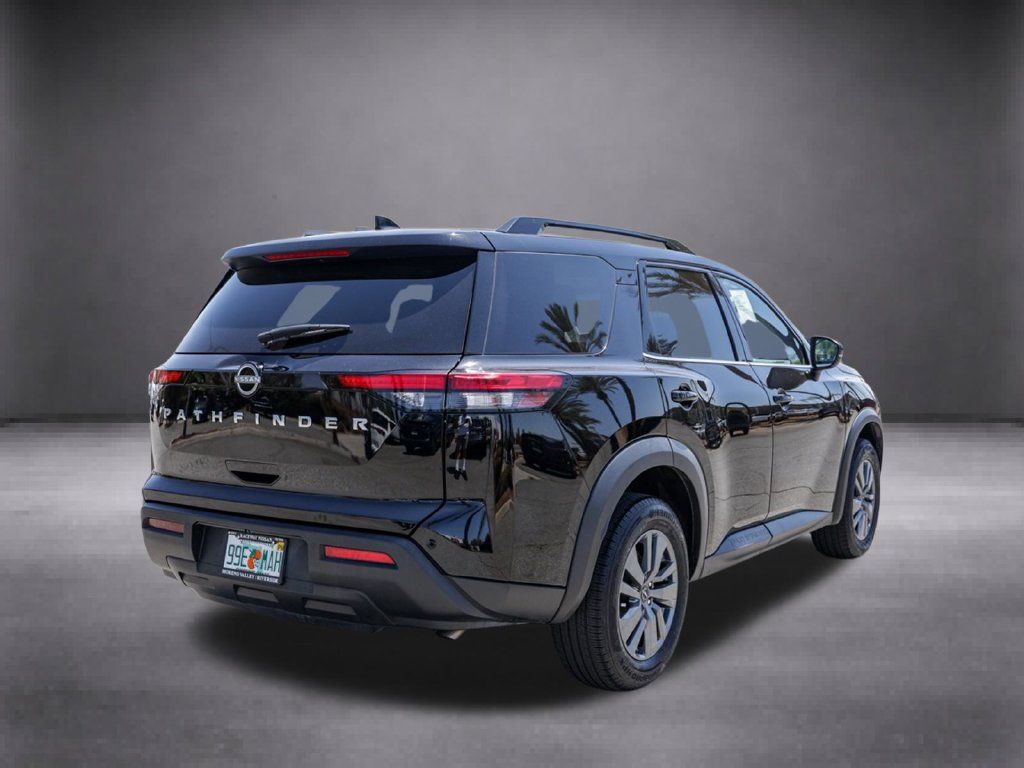 Used 2024 Nissan Pathfinder SV FWD image 4
