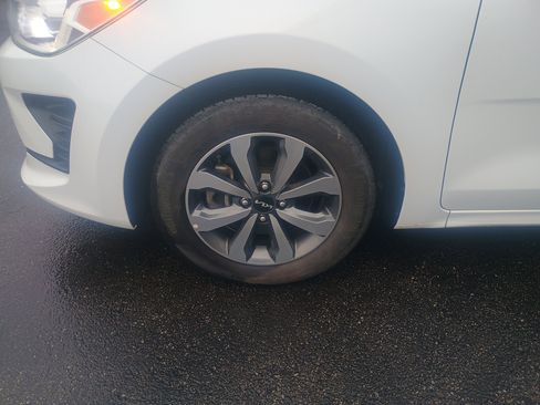 Used 2022 Kia Rio S w/ Technology Package image 4