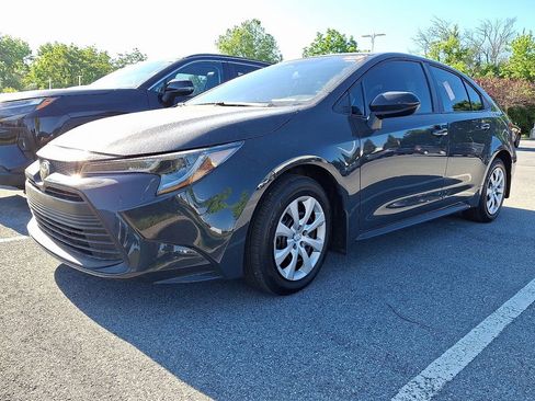 Used 2026 Toyota Corolla LE FWD image 3