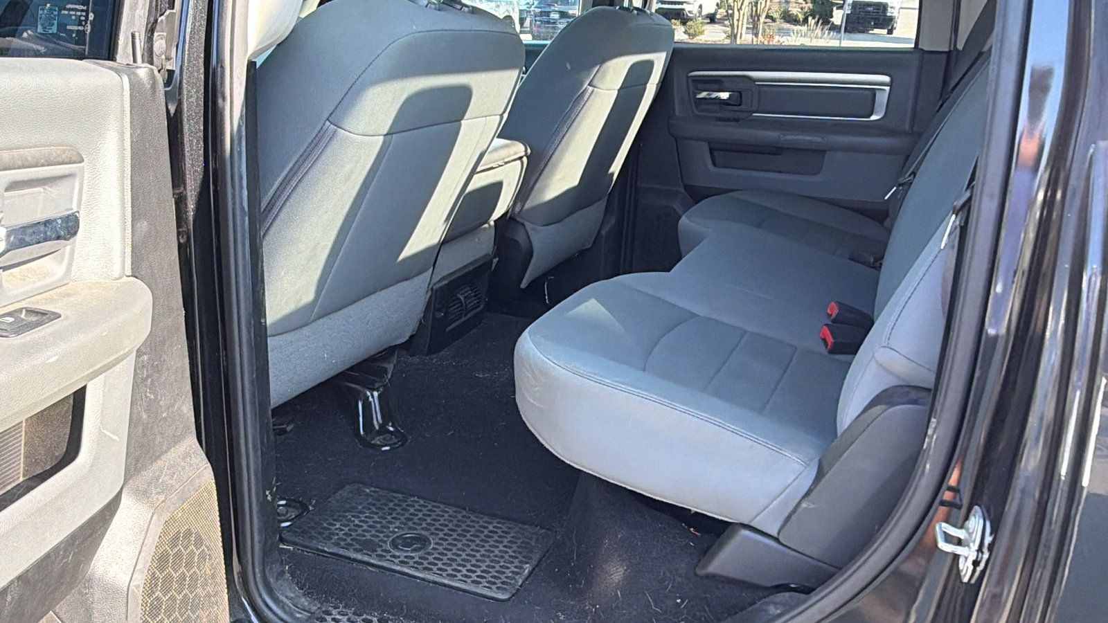 Used 2019 RAM 1500 Classic SLT RWD image 23