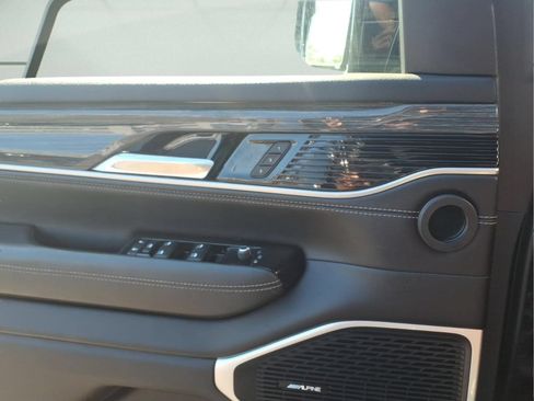 Used 2022 Jeep Wagoneer Series II AWD/4WD image 20