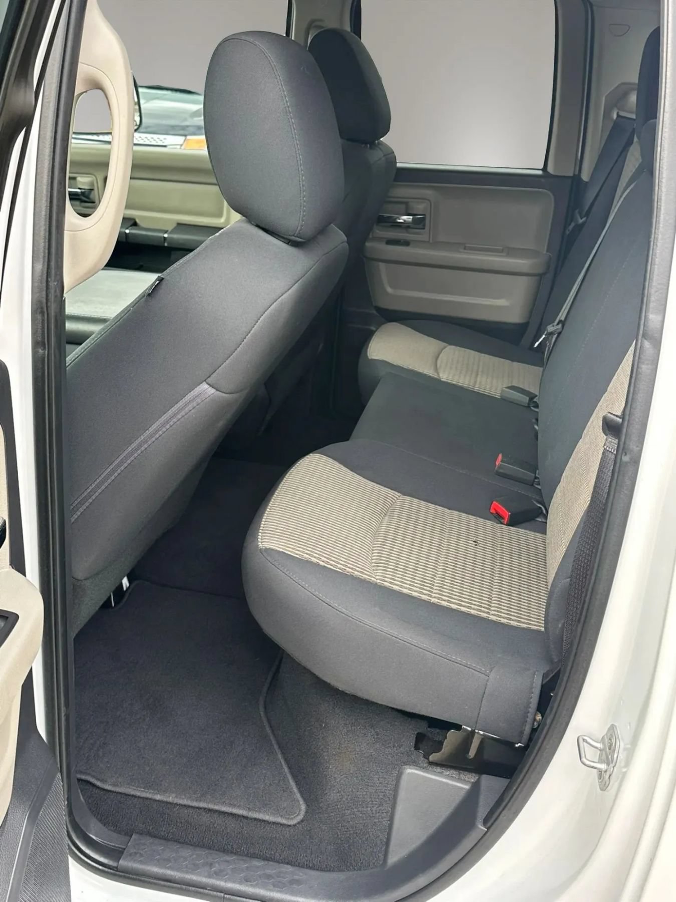 Used 2012 RAM 1500 Classic SLT w/ Protection Group AWD/4WD image 8