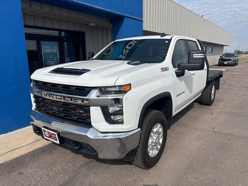 Used 2023 Chevrolet Silverado 2500 LT AWD/4WD image 2