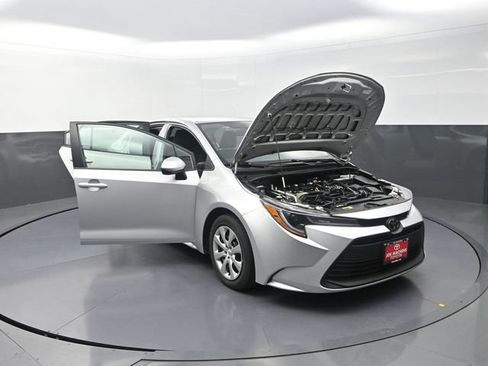 Used 2024 Toyota Corolla LE FWD image 38