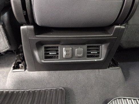Used 2021 Chevrolet Silverado 1500 LT AWD/4WD image 22