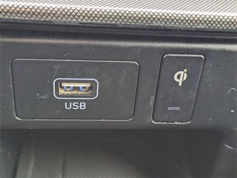 Used 2022 Hyundai Palisade Calligraphy w/ Winter Package image 23