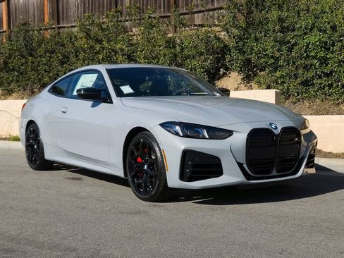 New 2026 BMW 440i xDrive Coupe w/ Premium Package image 2