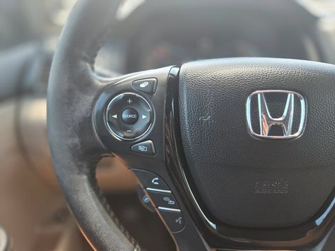 Used 2018 Honda Ridgeline RTL-E image 16