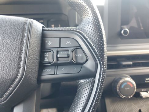 Used 2025 Toyota Tacoma SR AWD/4WD image 16