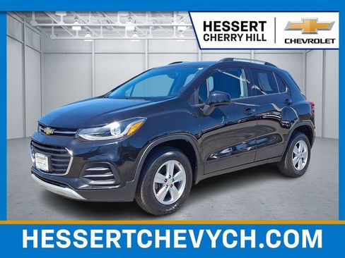 Used 2022 Chevrolet Trax LT w/ Driver Confidence Package AWD/4WD image 1