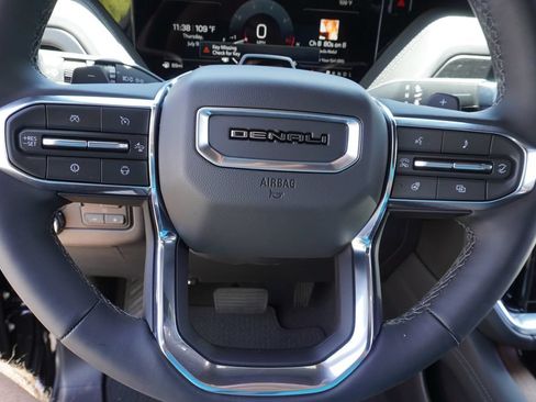 New 2026 GMC Yukon Denali w/ Denali Reserve Package AWD/4WD image 22