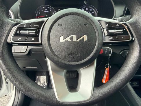 Used 2024 Kia Forte LXS FWD image 17