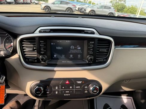 Used 2018 Kia Sorento AWD image 24
