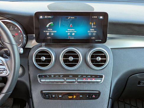 Certified 2021 Mercedes-Benz GLC 300 4MATIC image 32