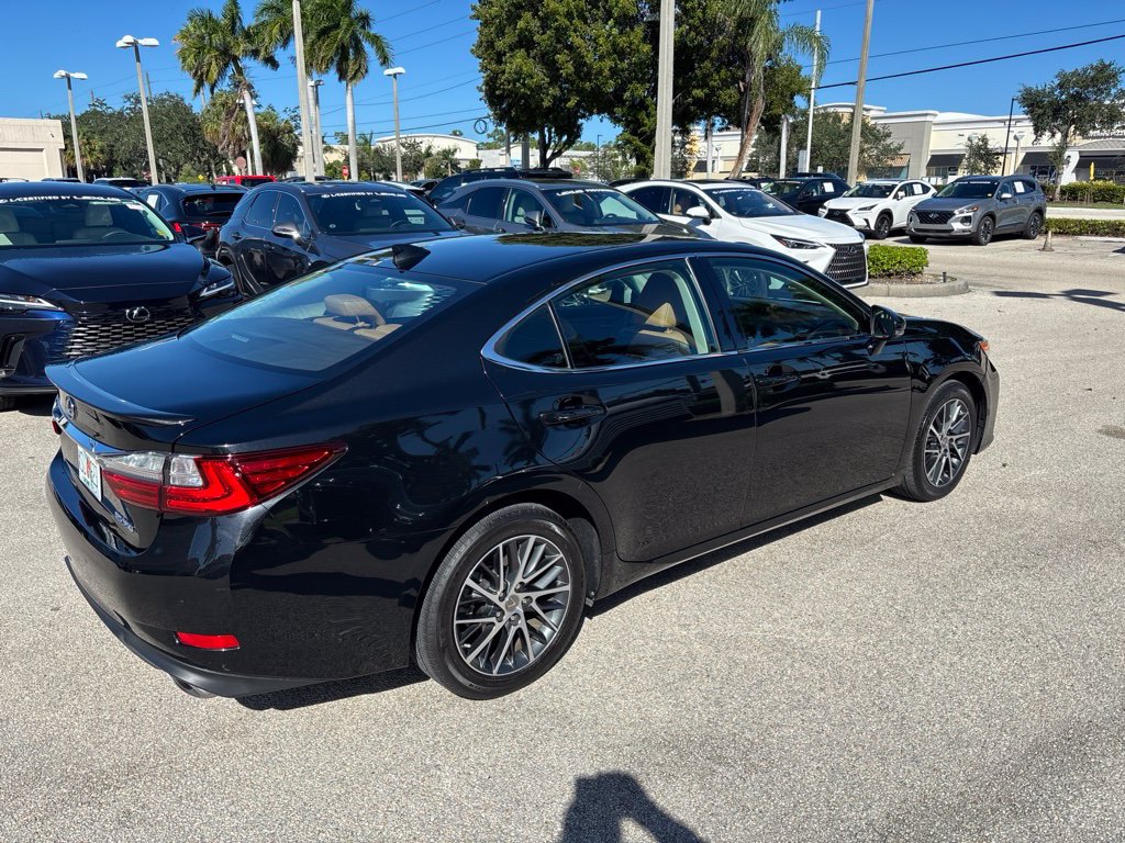 Used 2017 Lexus ES 350 FWD image 5