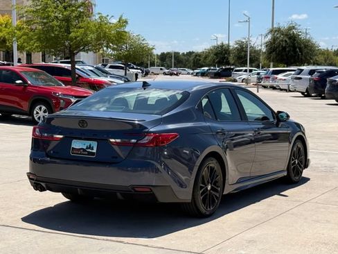 Used 2026 Toyota Camry SE w/ Convenience Package FWD image 4