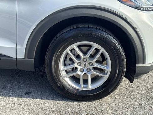 Used 2025 Ford Explorer Active image 9