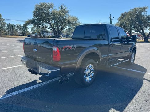 Used 2015 Ford F250 Lariat w/ Chrome Package image 6