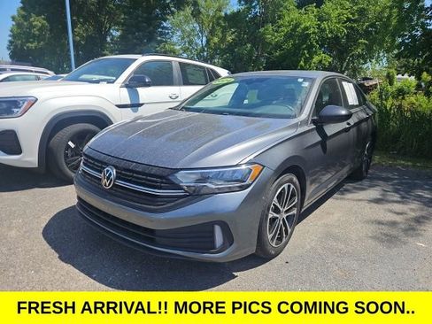Used 2024 Volkswagen Jetta Sport FWD image 1