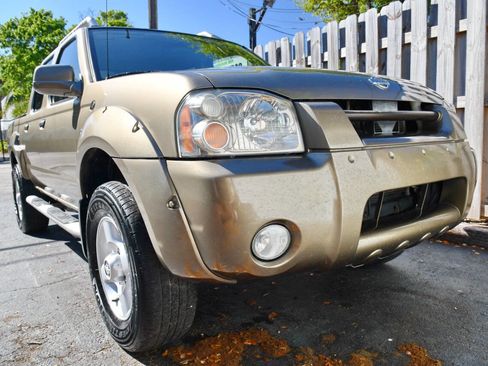 Used 2001 Nissan Frontier SE image 39