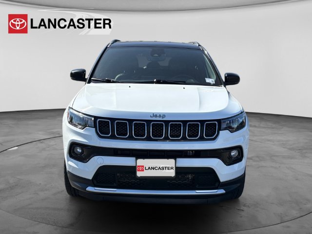 Used 2023 Jeep Compass Limited AWD/4WD image 2
