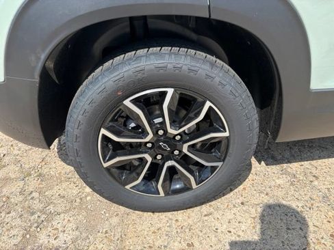 New 2026 Chevrolet TrailBlazer ACTIV w/ Convenience Package FWD image 9