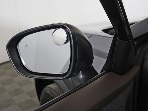 Used 2023 Nissan Rogue S image 28