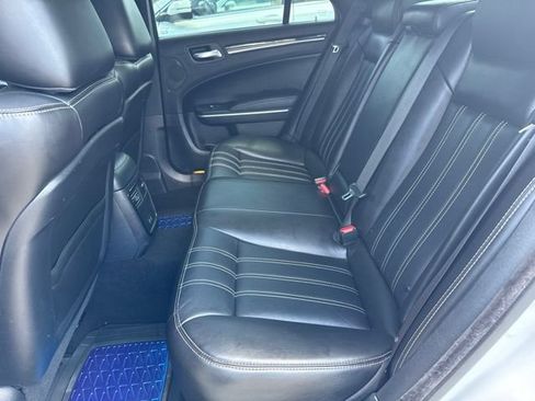 Used 2022 Chrysler 300 S RWD image 5