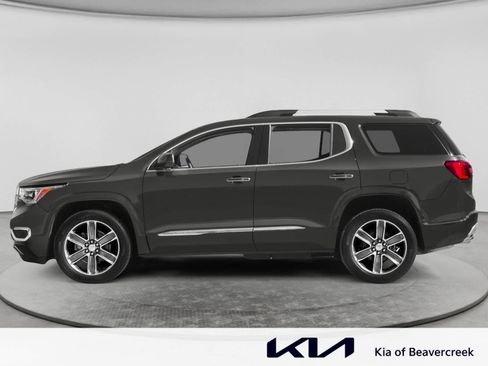 Used 2017 GMC Acadia Denali w/ Technology Package FWD image 3