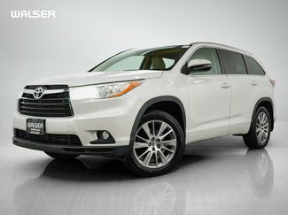 Used 2015 Toyota Highlander XLE AWD/4WD video 1