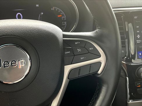 Used 2021 Jeep Grand Cherokee Laredo X image 23