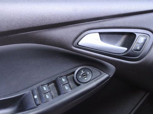 Used 2017 Ford Focus SE image 14