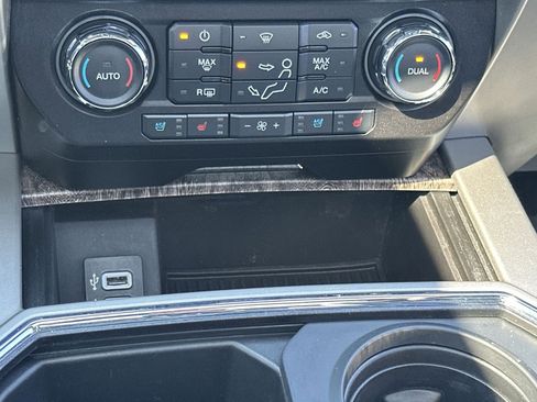 Used 2017 Ford F350 Lariat w/ Lariat Ultimate Package image 24