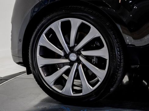 Used 2024 Land Rover Range Rover Long Wheelbase Autobiography AWD/4WD image 48