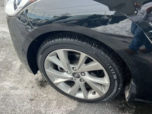 Used 2016 Hyundai Veloster image 15