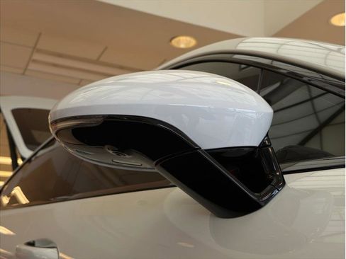 Used 2019 Porsche Panamera 4 AWD/4WD image 37