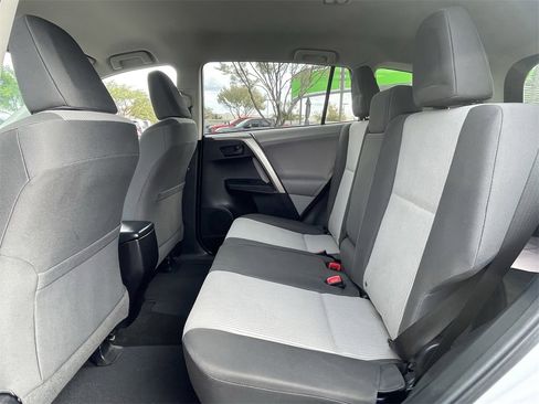 Used 2013 Toyota RAV4 LE image 15
