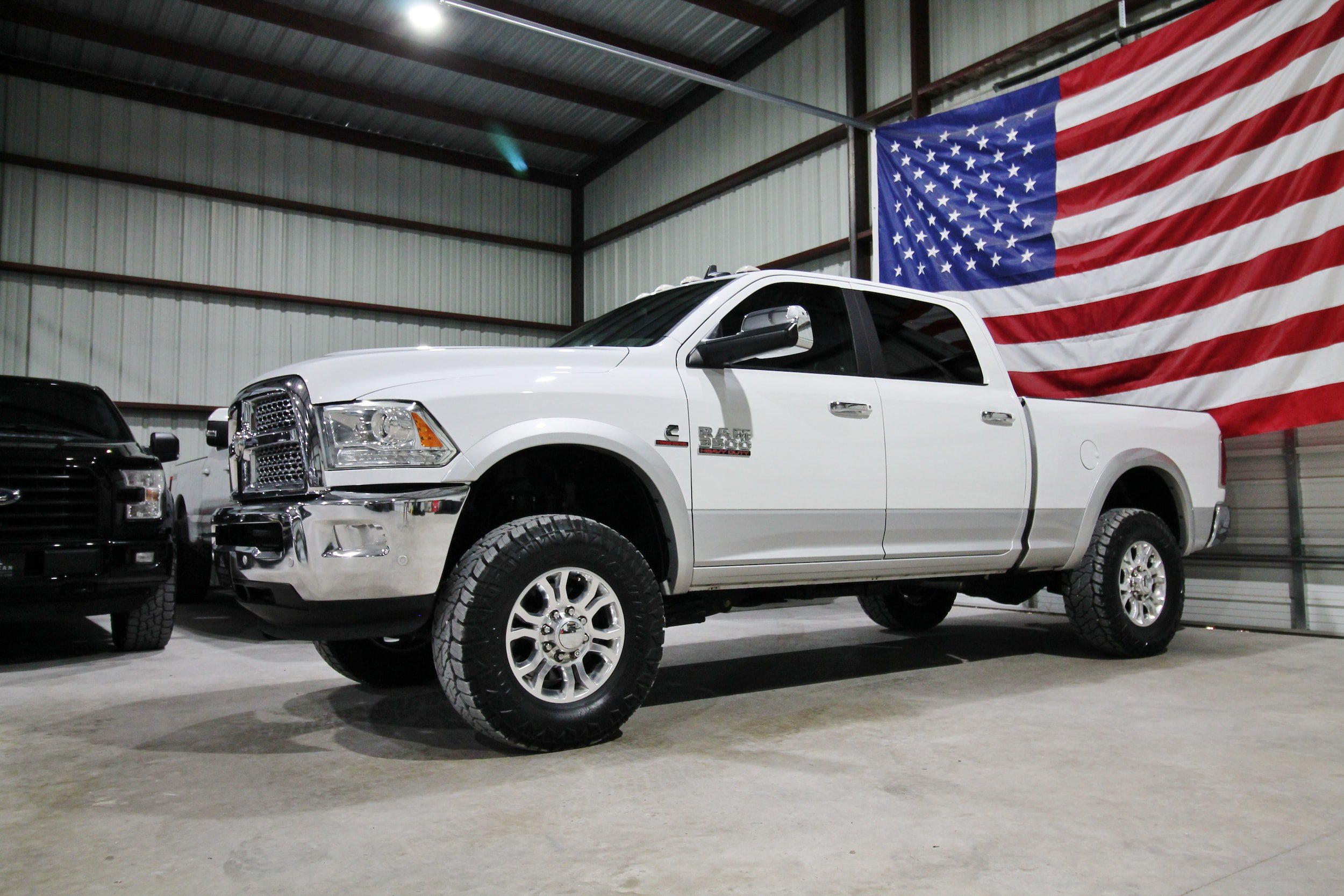 Used 2018 RAM 3500 Laramie AWD/4WD image 1