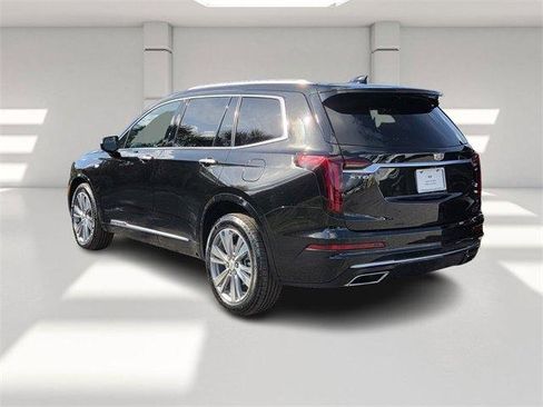 Certified 2025 Cadillac XT6 Premium Luxury image 3