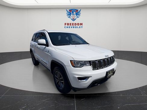 Used 2020 Jeep Grand Cherokee Laredo w/ Quick Order Package 2BN North AWD/4WD image 7