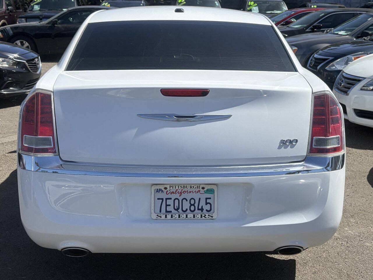 Used 2014 Chrysler 300 RWD image 6