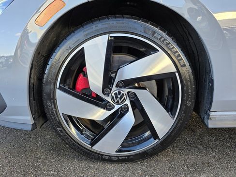 Used 2022 Volkswagen GTI SE image 11