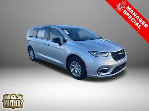 New 2026 Chrysler Pacifica Select FWD image 1