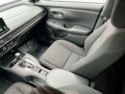 Used 2025 Honda HR-V Sport image 21