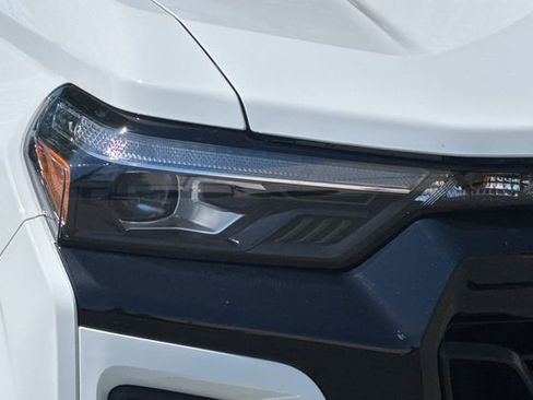 Used 2024 Chevrolet Colorado Z71 w/ Z71 Convenience Package 2 image 44