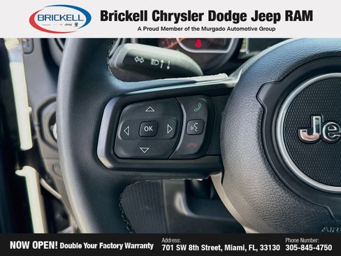 Used 2025 Jeep Wrangler Unlimited Rubicon AWD/4WD image 36